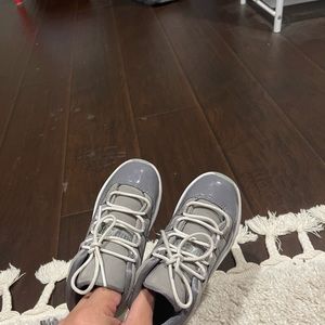 Size 9c Jordan 11s good condition